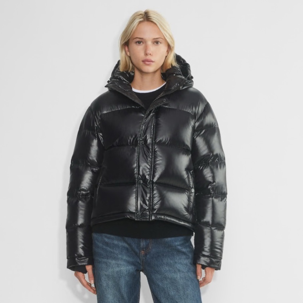 Aritzia Super Puff Shorty